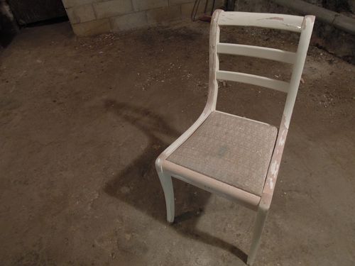chaise-blanche-2214.JPG