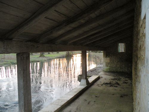 Lavoir-sur-la-Boivre-a-vouneuil-sous-Biard--JPG