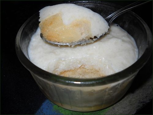 Petits flans à la poire au sirop façon charlotte Petits flans à la poire