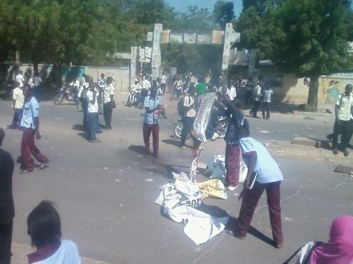 Manifestation-des-etudiants-et-eleves-a-N-djamena-le-mer.jpg