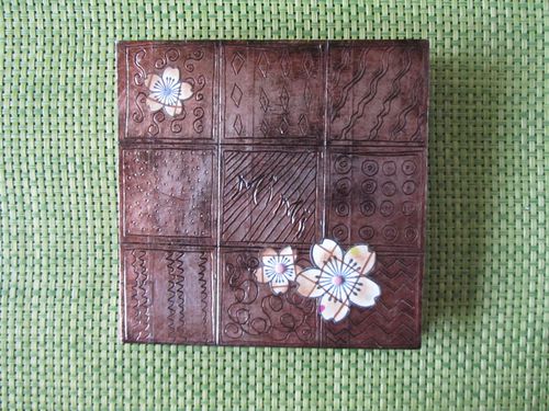 Mini couverture métal repoussé