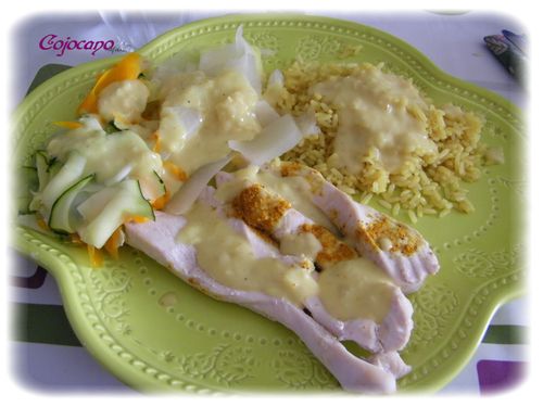 aiguilettes de poulet, tagliatelles de légumes, riz, sauce au curry 101_0793