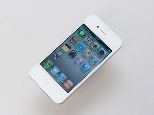 white-iphone-4 08