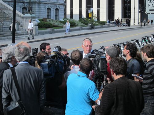 Monsieur-le-Maire-de-Montreal-parle-des-structures-de-sa-v.JPG