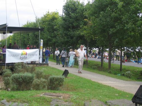 FOIRE AUX GRENIERS DES LACS 280811 010