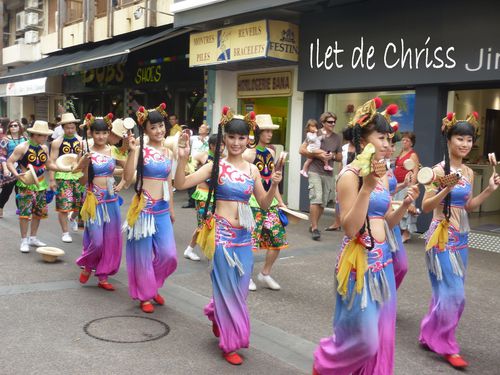 CHINOISES AUX LONGUES TRESSES IDC