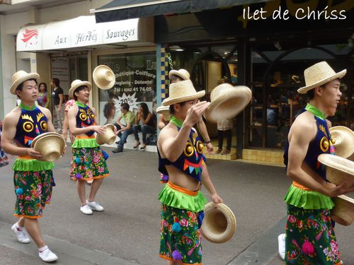 JONGLEURS CHAPEAUX IDC