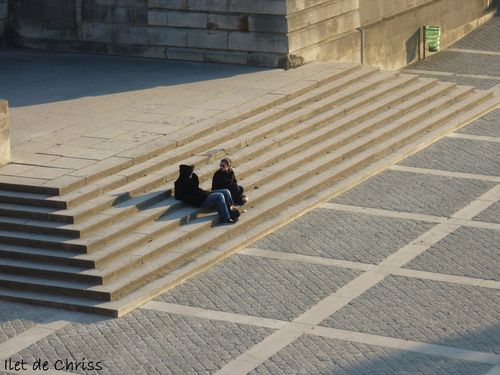 COUPLE ESCALIER SEINE