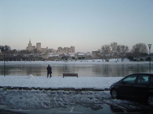 Avignon-sous-la-neige.JPG