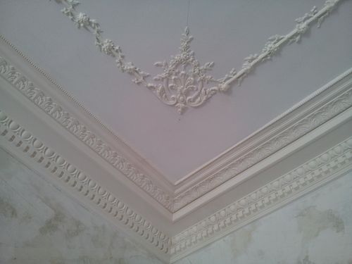 Artisan staffeur plâtrier décorateur tel : 06 70 20 48 63 email ... Corniche plafond décor