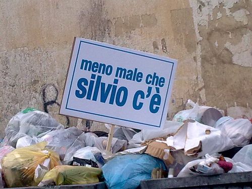 Napoli-ringrazia-Silvio.jpg