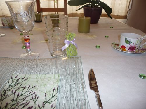 décoration table plumes et papillons (3)