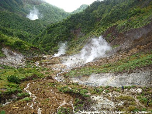 La-Dominique---boiling-lake-05-vallee-desolation.jpg