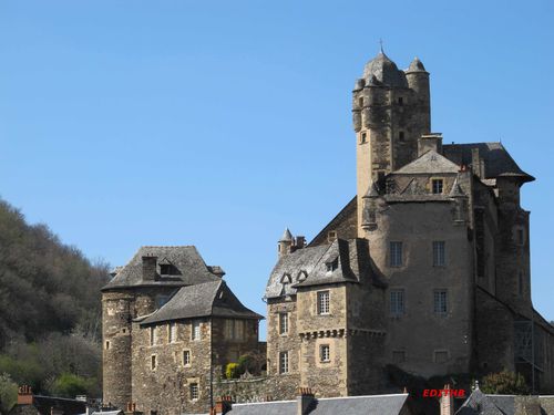 Photos Du Village D Estaing En Aveyron France Chateau Et Riviere Le Lot Edithb Mes Photos De L Aveyron Et La Lozere