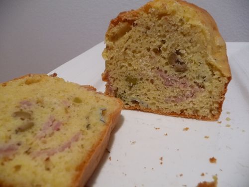 cake jambon blanc olives chèvre de Millou cake jambon blanc olives chèvre sans beurre ni huile de millou et un délices