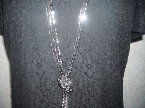 robe monoprix detail collier