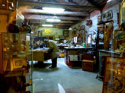 Venise - Le restaurateur de meubles et cadres anciens