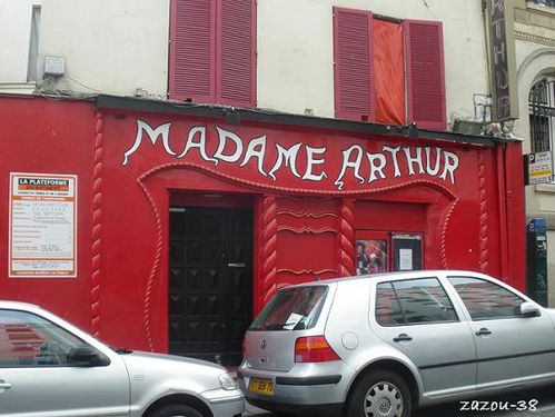 212 Rue des Martyrs - Cabaret