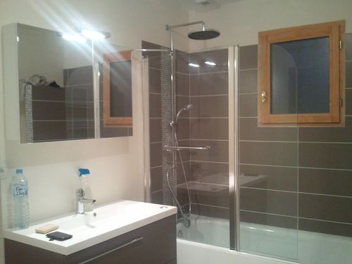 Idée salle de bain taupe Meuble de salle de bain taupe