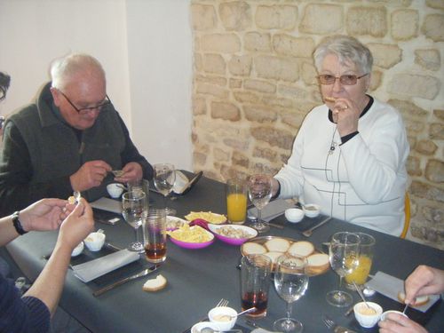 repas-papi-et-mamie-dimanche-27-fevrier-2011-004.jpg