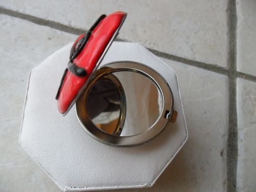 miroir-rouge-ouvert.JPG