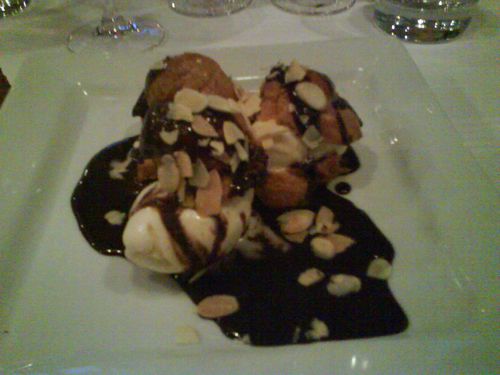 Profiteroles-au-chocolat.JPG