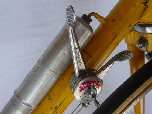 R double leviers