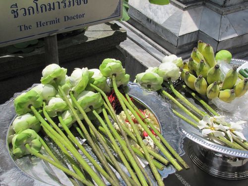 Bangkok Wat Phra Kaeo boutons de lotus pour offrandes