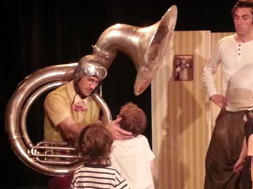 Maman-on-bouge-Chanson-de-Leon.jpg