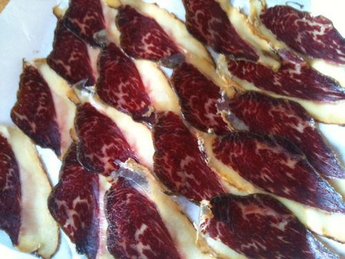 Le Jambon de Bœuf Séché de Wagyu Japonais