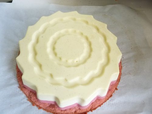 entremets vanille fraises fond biscuits roses pour blog