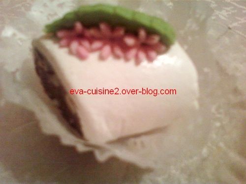 kefta un gâteau à différente décoration,