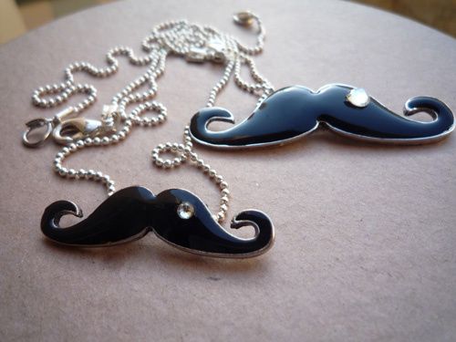 colliers moustache finis-copie-1