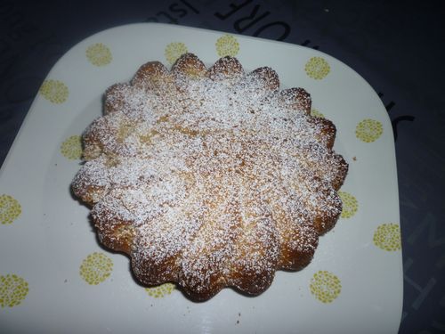 Un Gateau Moelleux Au Yaourt Uneliyaasdebonneschoses