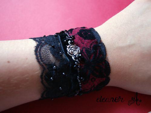 Bracelet-rose-noire-gothique-romantique-victorien-rouge-noi.jpg