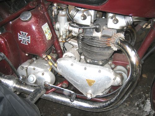 Triumph-Keller-moteur.jpg