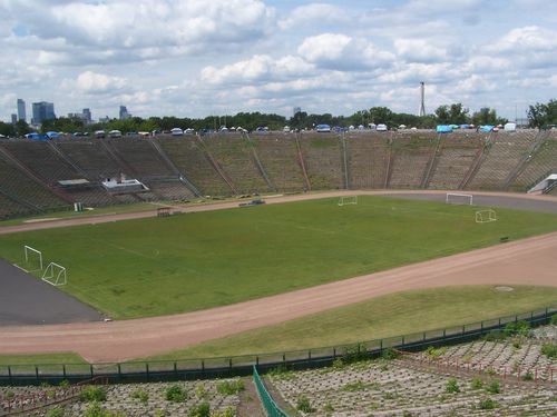 Warszawa-Stadion_Dziesieciolecia-2006.jpg