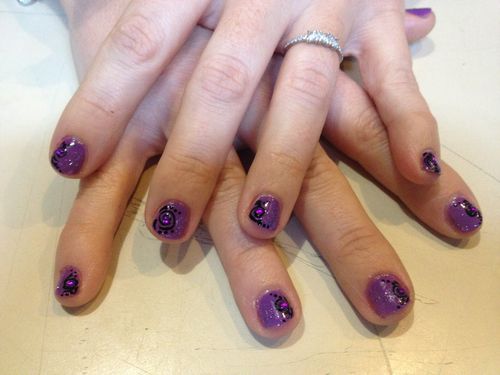 nail art violet