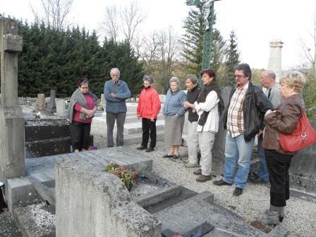 J1 receuillement sur la tombe de Gaby