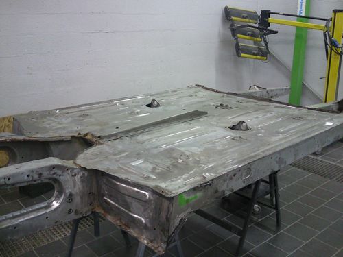 Traitement cire corps creux dans le chassis - La 4L d'Alex 72065