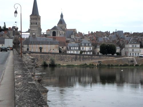 loire-rando-vers-sancerre--24-la-charite-R.jpg