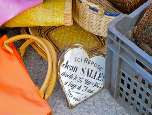 coeur-de-cimetiere-vide-grenier.jpg