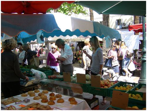 120602 014 (28) marché Ajaccio