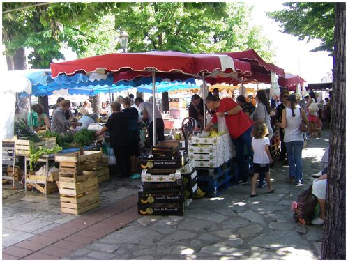 120602 014 (31) marché Ajaccio