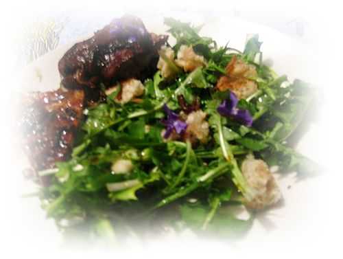 veau-sauce-a-la-violette-et-salade-de-pissenlit-aillee.jpg