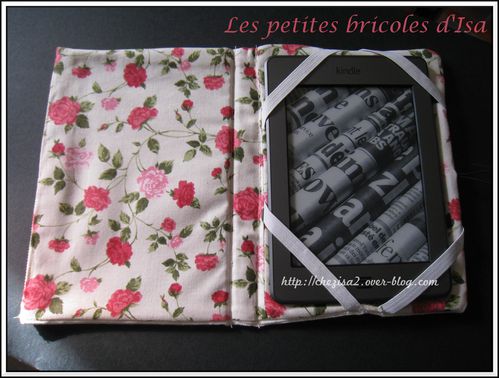 http://img.over-blog.com/500x378/1/10/00/62/Couture/Housse-Kindle-1/Housse-kindle-.jpg