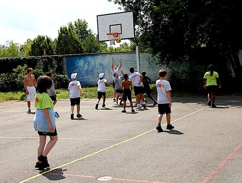 kinder-village-jeux.jpg