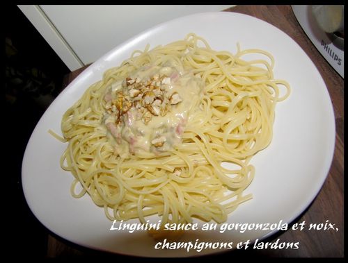 linguini-sauce-au-gorgonzola-et-noix-champignons-et-lardons.jpg