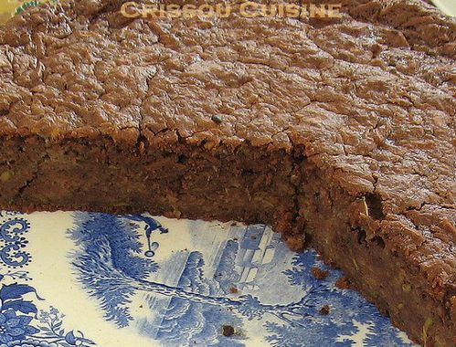 gâteau chocolat courgette et pomme râpées coupé