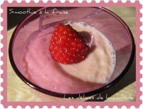Smoothie-a-la-fraise-les-delices-de-la-cadoule-2011-.jpg